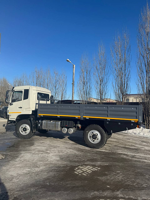Бортовой автомобиль DONFENG 4х4