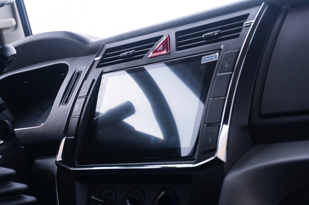 Бортовой автомобиль С120L оснащенный крано-манипуляторной установкой КМУ FG 514