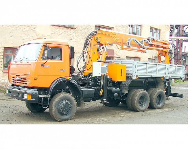 Универсальная бурильная машина УБМ-85 (Урал 4320)