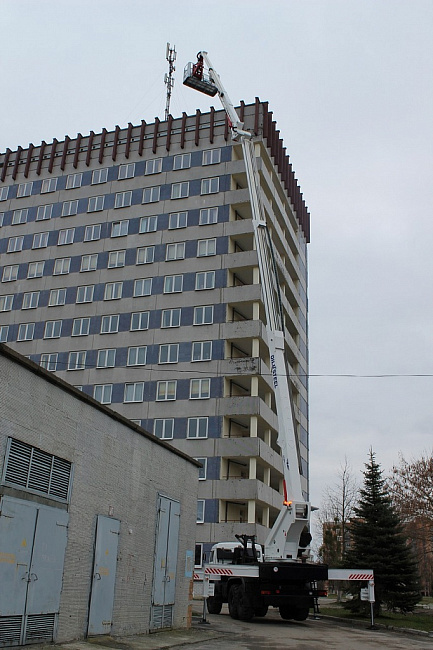 Подъемник мобильный стреловой ПМС-3522