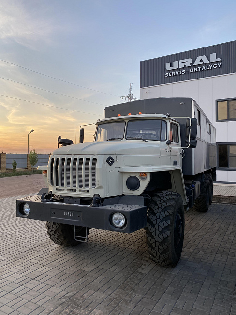Вахтовый автобус Урал-3255-0013-61 30 мест