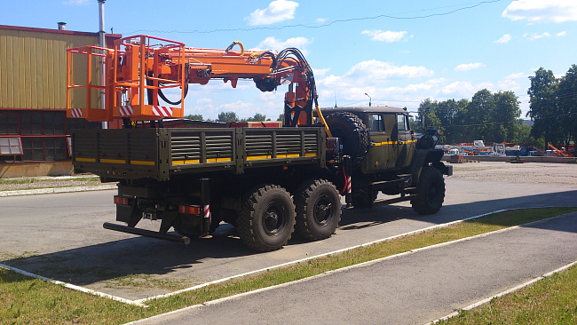 Многофункциональный кран-манипулятор МКМ-200/50 (УРАЛ 4320 с 6 местной кабиной)