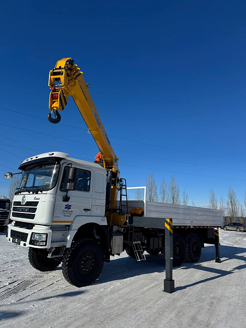 АВТОМОБИЛЬ БОРТОВОЙ SHACMAN 6x6 с КРАНОМ МАНИПУЛЯТОРОМ (КМУ) 8 тонн XCMG SQS200
