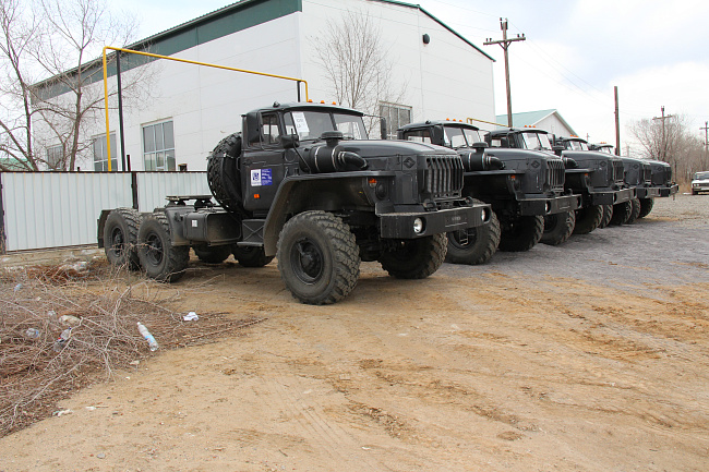 Сельный тягач Урал 44202-0311-60/72