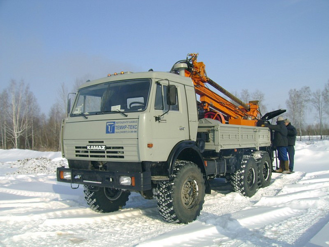 Буровая геологическая машина БГМ-13