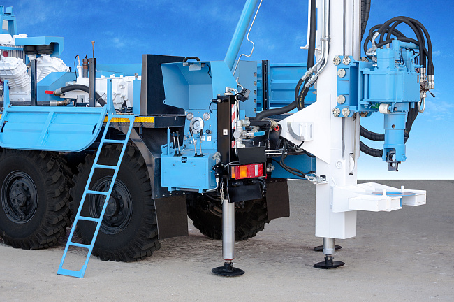 Установка разведочного бурения УРБ-41